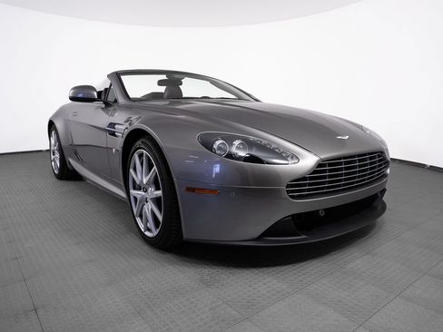 Used 2012 Aston Martin V8 Vantage Roadster RWD image 7