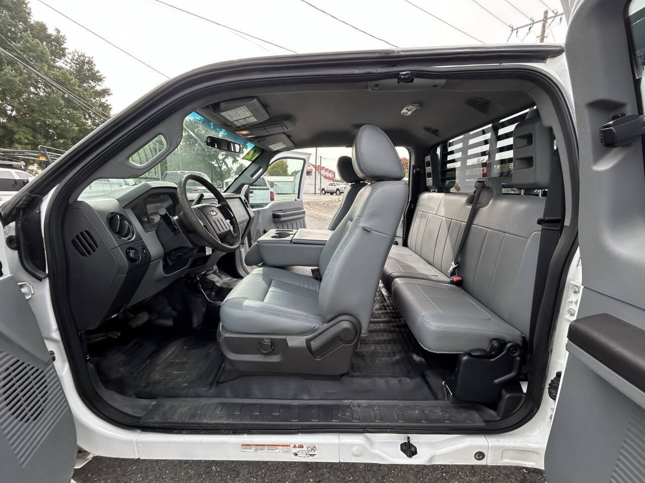Used 2012 Ford F550 4x4 SuperCab Super Duty w/ XL Value Pkg image 17