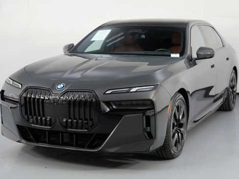 Used 2023 BMW i7 xDrive60 image 59