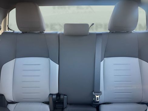 Used 2025 Toyota Tacoma TRD Off-Road image 11