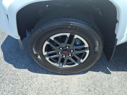 Used 2024 Toyota Tacoma TRD Sport AWD/4WD image 4