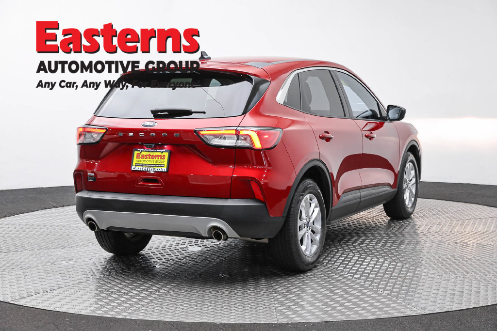 Used 2022 Ford Escape SE w/ Convenience Package FWD image 6