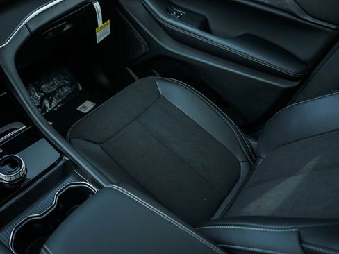 New 2025 Jeep Grand Cherokee L Altitude image 27