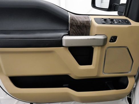 Used 2019 Ford F250 Lariat w/ Lariat Ultimate Package AWD/4WD image 13