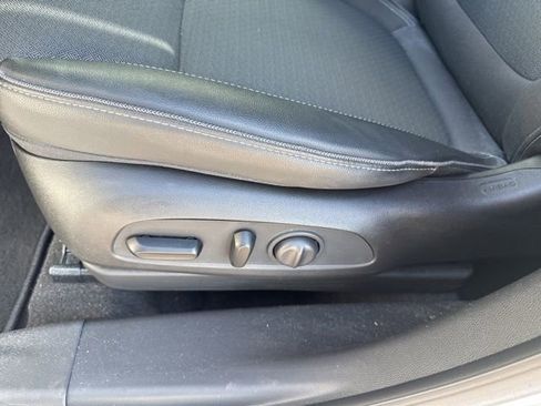 Used 2022 Buick Encore GX Select image 16