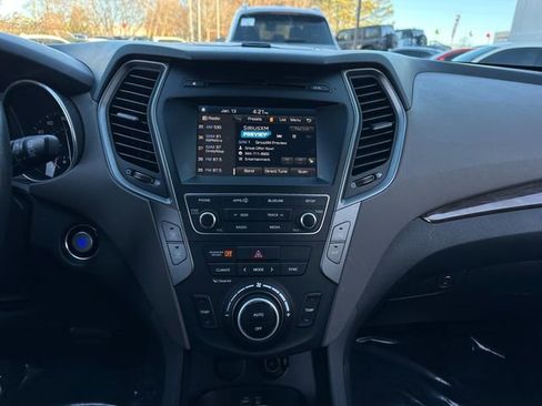 Used 2017 Hyundai Santa Fe Sport image 16