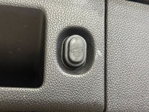 Used 2016 Chevrolet Suburban LT AWD/4WD image 40