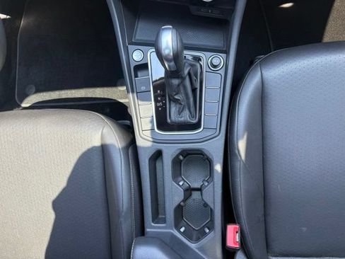 Used 2020 Volkswagen Jetta SE w/ SE Cold Weather Package FWD image 23