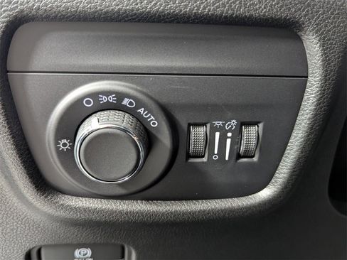 New 2025 Jeep Grand Cherokee Laredo X w/ Luxury Tech Group I image 13