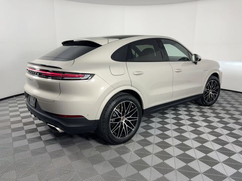 Used 2026 Porsche Cayenne E-Hybrid image 9