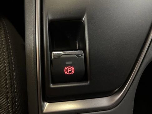 Certified 2025 Subaru Crosstrek 2.0i Premium image 29