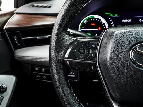 Used 2021 Toyota Avalon XLE w/ Moonroof Package image 34