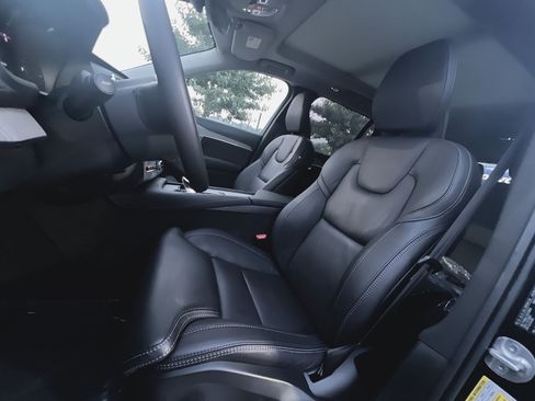 Certified 2024 Volvo XC90 T8 Ultimate w/ Protection Package AWD/4WD image 13