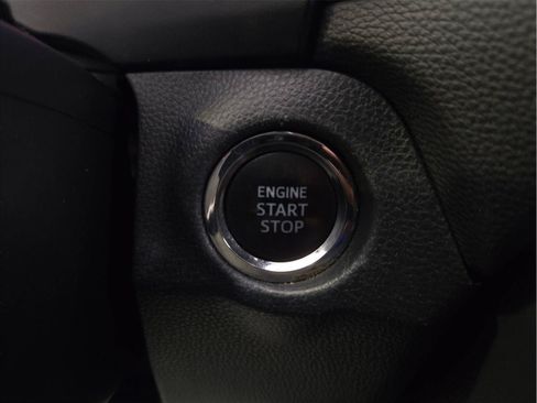 Used 2021 Toyota RAV4 XLE AWD/4WD image 21