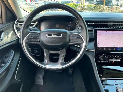 Used 2022 Jeep Grand Cherokee Limited w/ Luxury Tech Group II RWD image 6