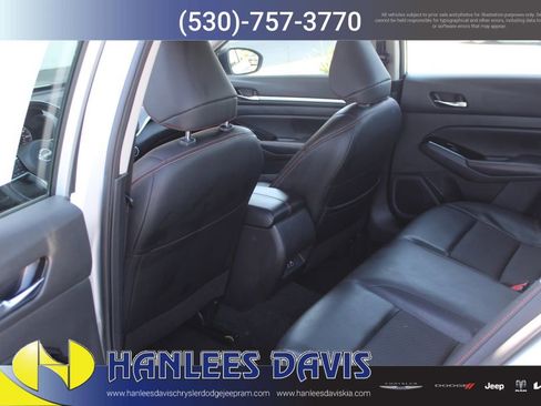 Used 2024 Nissan Altima 2.5 SR FWD image 15