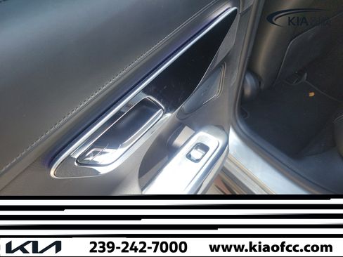 Used 2023 Mercedes-Benz C 300 4MATIC Sedan image 12