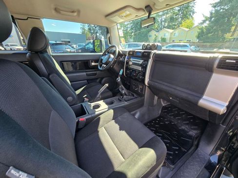 Used 2007 Toyota FJ Cruiser 4WD image 7
