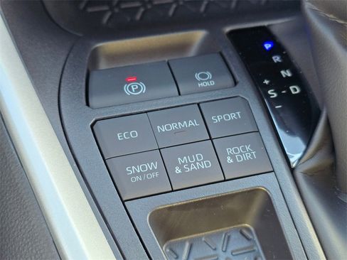 New 2025 Toyota RAV4 LE image 27