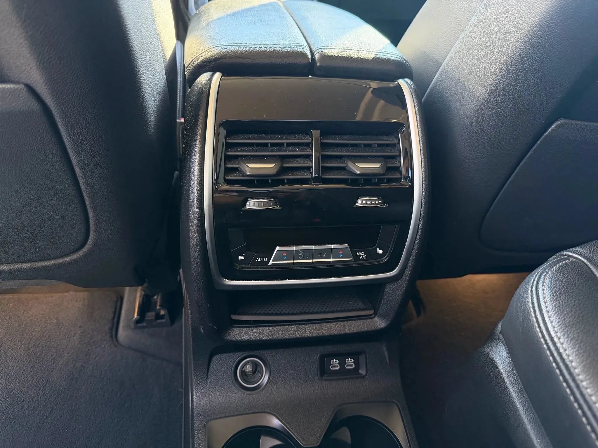 Used 2019 BMW X7 xDrive40i w/ Premium Package AWD/4WD image 47
