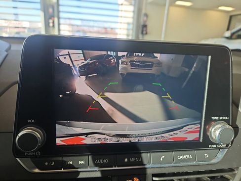 Used 2024 Nissan Altima 2.5 SR image 25