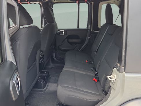 Used 2018 Jeep Wrangler Unlimited Sport S AWD/4WD image 10