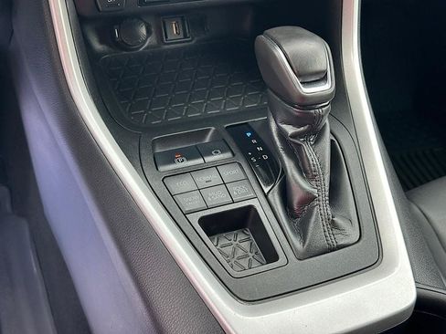 Certified 2021 Toyota RAV4 XLE Premium AWD/4WD image 28