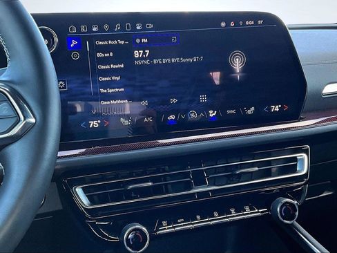 Used 2024 Chevrolet Traverse Z71 w/ Enhanced Driving Package image 7