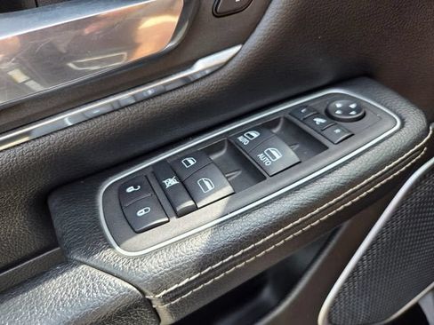 Used 2023 RAM 1500 Laramie AWD/4WD image 30