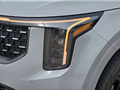 New 2026 Kia Carnival SX FWD image 6