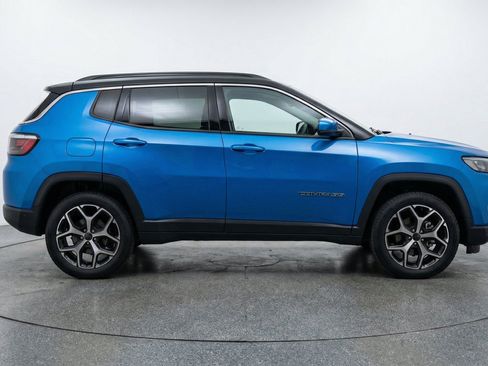 Used 2025 Jeep Compass Limited AWD/4WD image 11