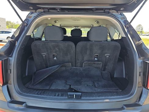 Used 2022 Kia Sorento LX FWD image 16