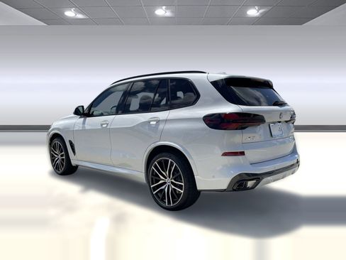 Used 2026 BMW X5 sDrive40i w/ M Sport Package image 3
