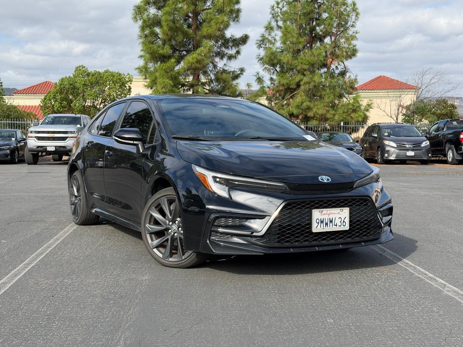 Certified 2024 Toyota Corolla SE FWD image 1