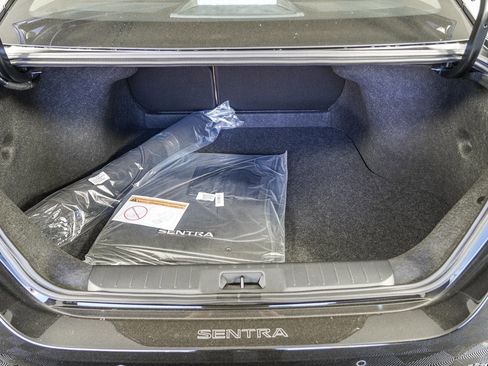 Used 2025 Nissan Sentra SV w/ SV Premium Package image 12