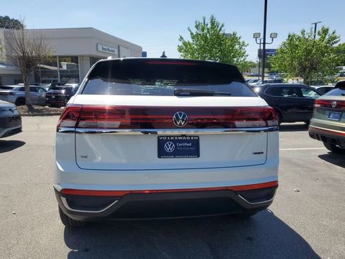 Certified 2025 Volkswagen Atlas Cross Sport SE AWD/4WD image 5