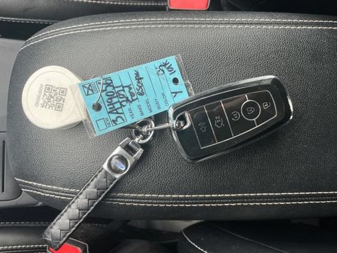 Used 2021 Ford Escape SEL AWD/4WD image 18