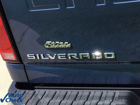 Used 2025 Chevrolet Silverado 2500 LTZ w/ LTZ Convenience Package image 40