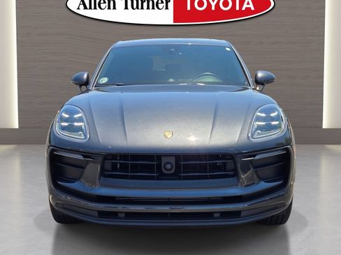 Used 2024 Porsche Macan AWD/4WD image 3