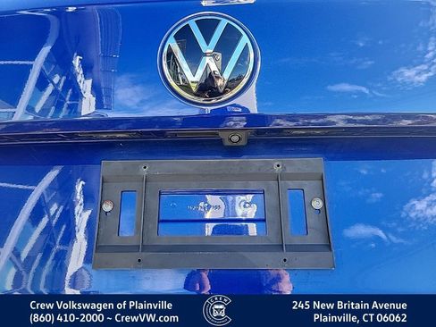 Certified 2022 Volkswagen Taos SE image 32