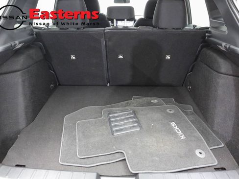 Used 2025 Nissan Kicks SV image 9