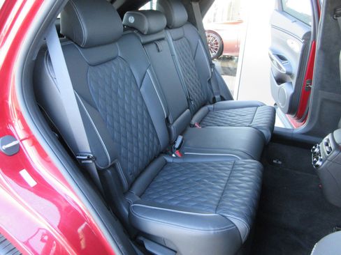 Used 2023 Genesis GV70 3.5T Sport w/ Sport Prestige Package AWD/4WD image 21