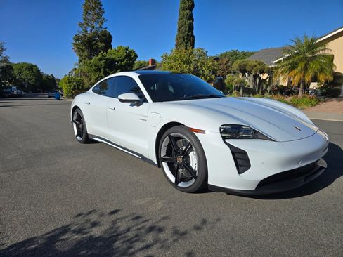 Used 2022 Porsche Taycan RWD image 15