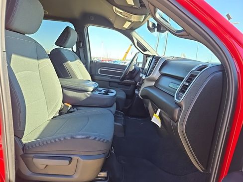 Used 2024 RAM 2500 Big Horn w/ Sport Appearance Package image 20