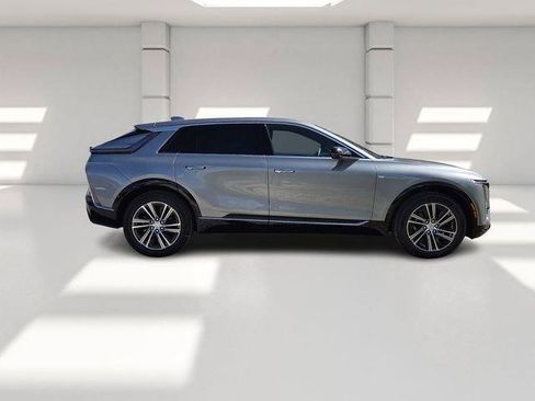 New 2026 Cadillac Lyriq Premium Luxury AWD/4WD image 6