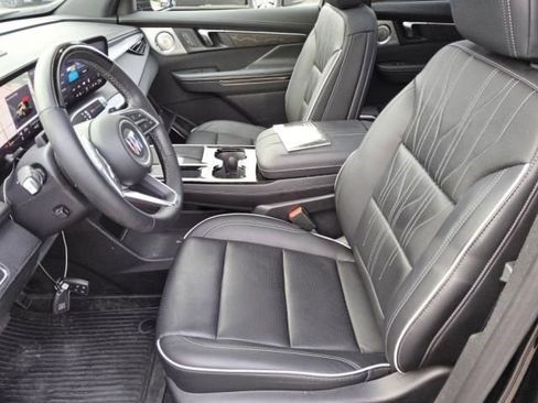 Certified 2025 Buick Enclave Avenir AWD/4WD image 2
