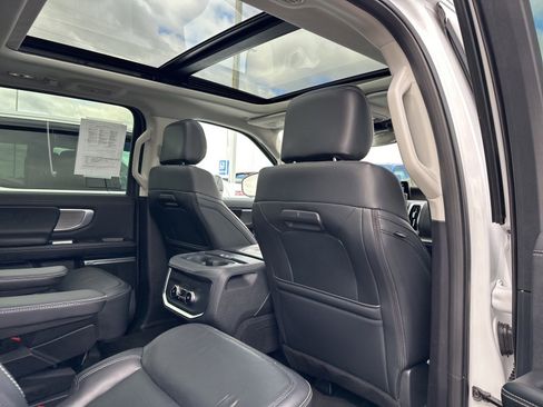 Used 2025 Ford Expedition Max Platinum AWD/4WD image 39