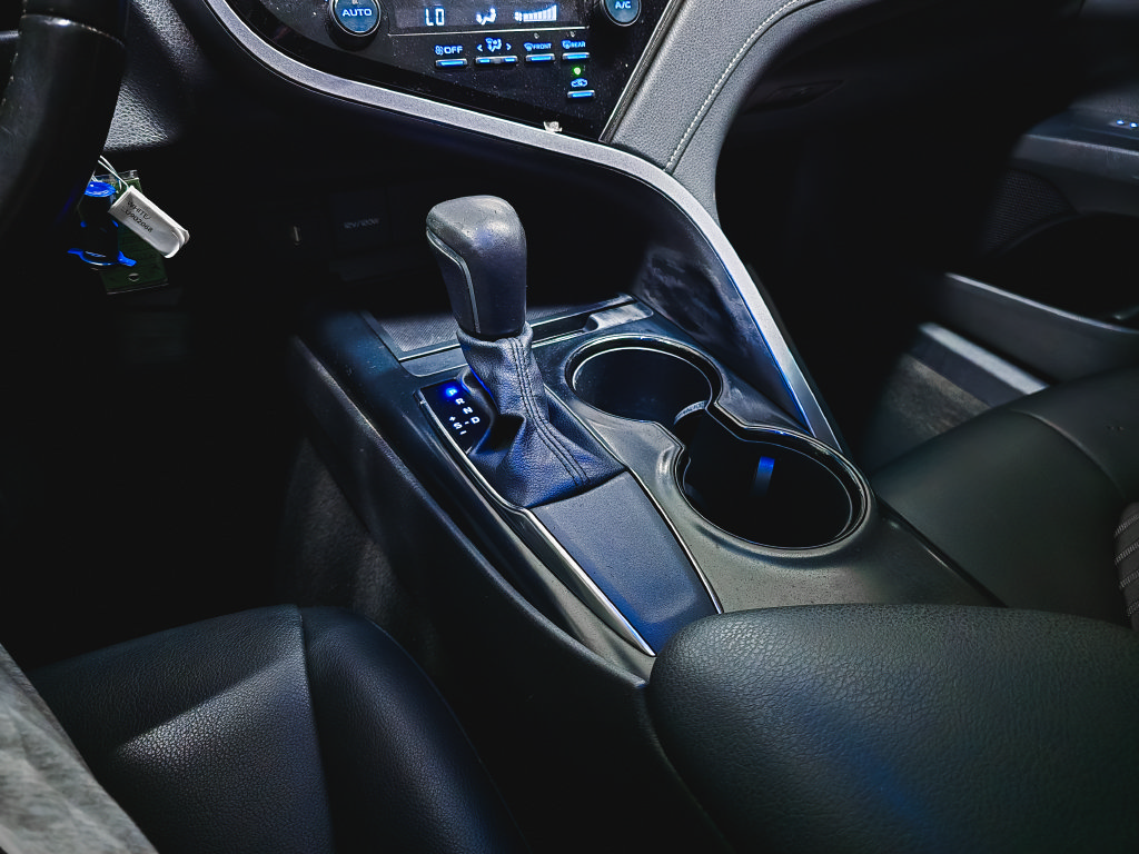 Used 2020 Toyota Camry SE FWD image 30