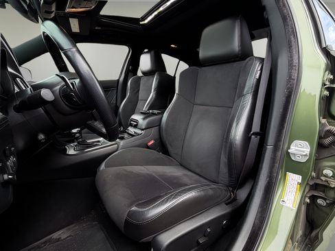 Used 2022 Dodge Charger R/T w/ Plus Group RWD image 6
