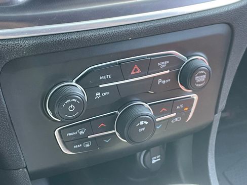 Used 2021 Dodge Charger SXT w/ Blacktop Package image 8